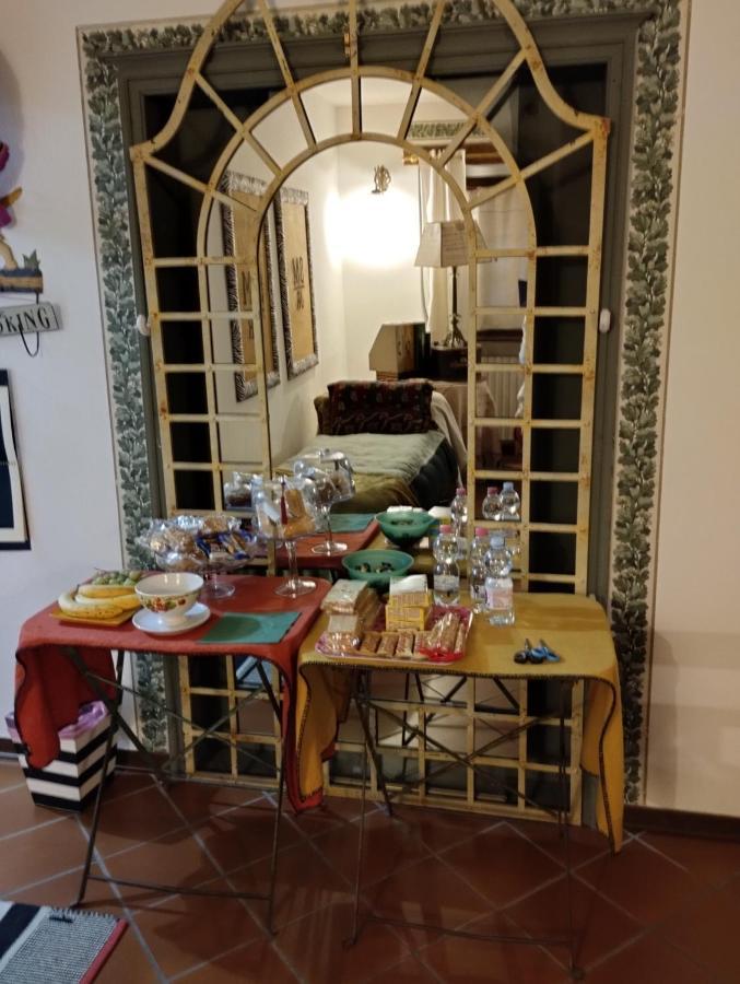 Il cortiletto Bed and Breakfast Quartiano Esterno foto