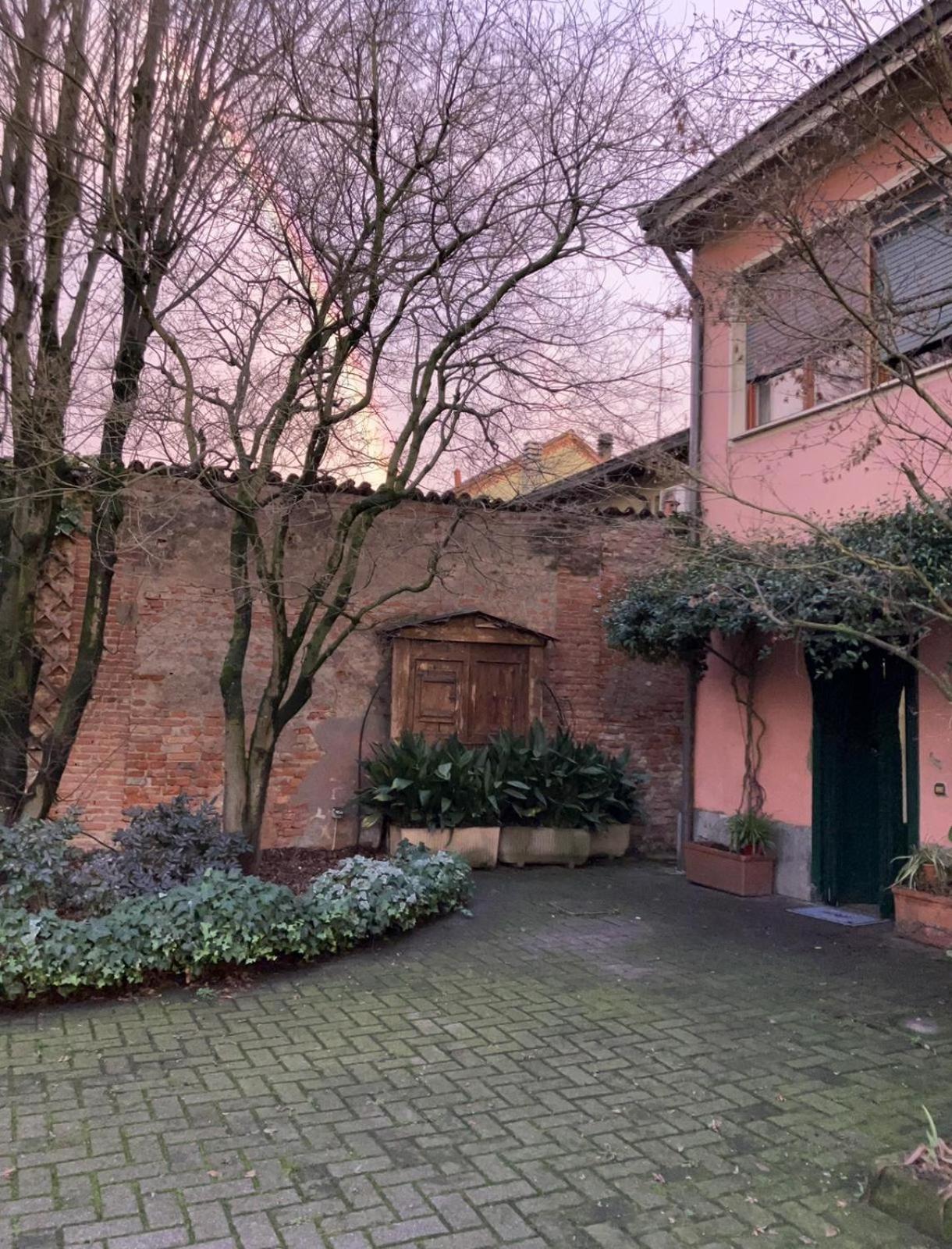 Il cortiletto Bed and Breakfast Quartiano Esterno foto