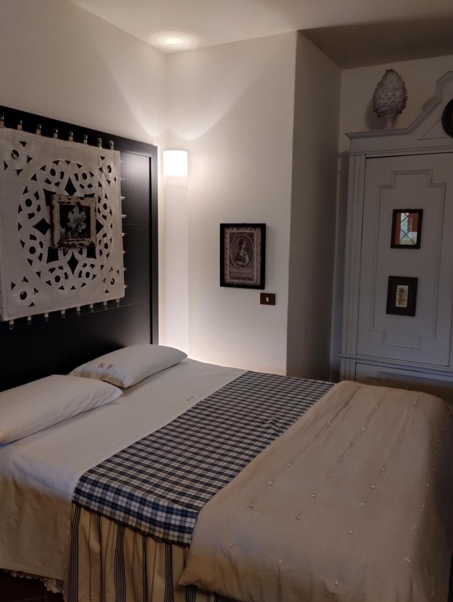 Il cortiletto Bed and Breakfast Quartiano Esterno foto