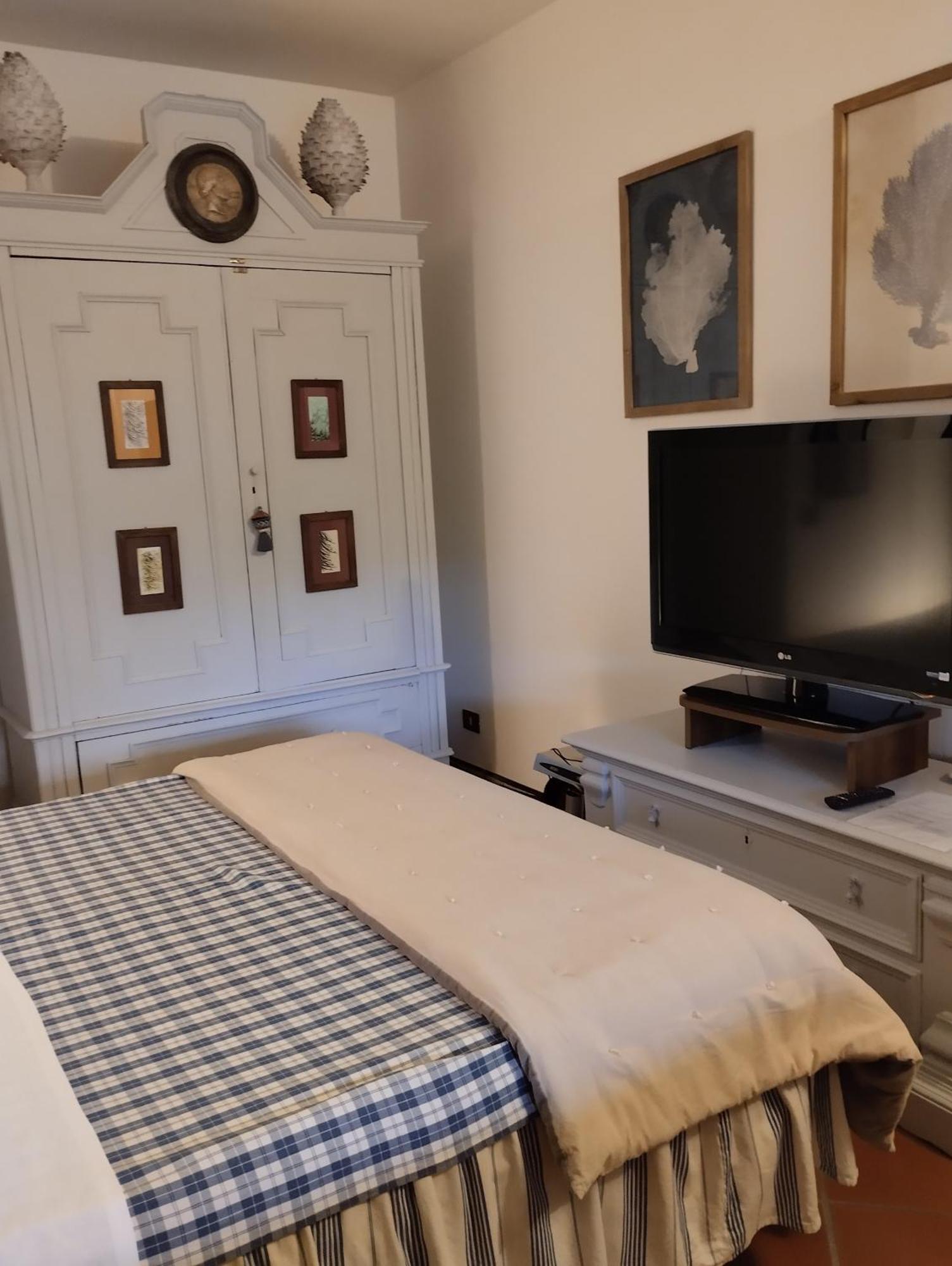 Il cortiletto Bed and Breakfast Quartiano Esterno foto